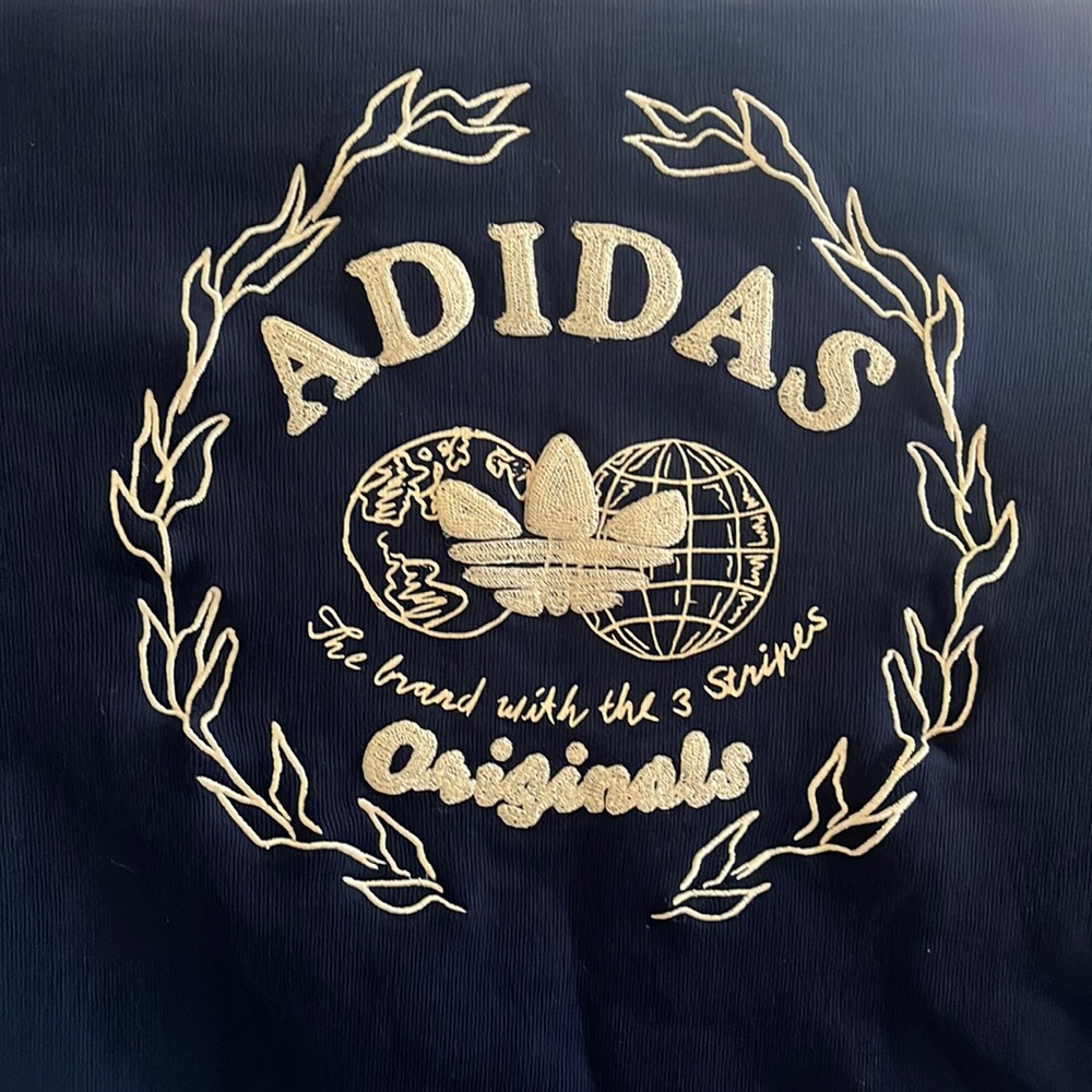 Adidas Original Embroidered Navy Blue Men’s Sweatshirt. Excellent Condition. Med